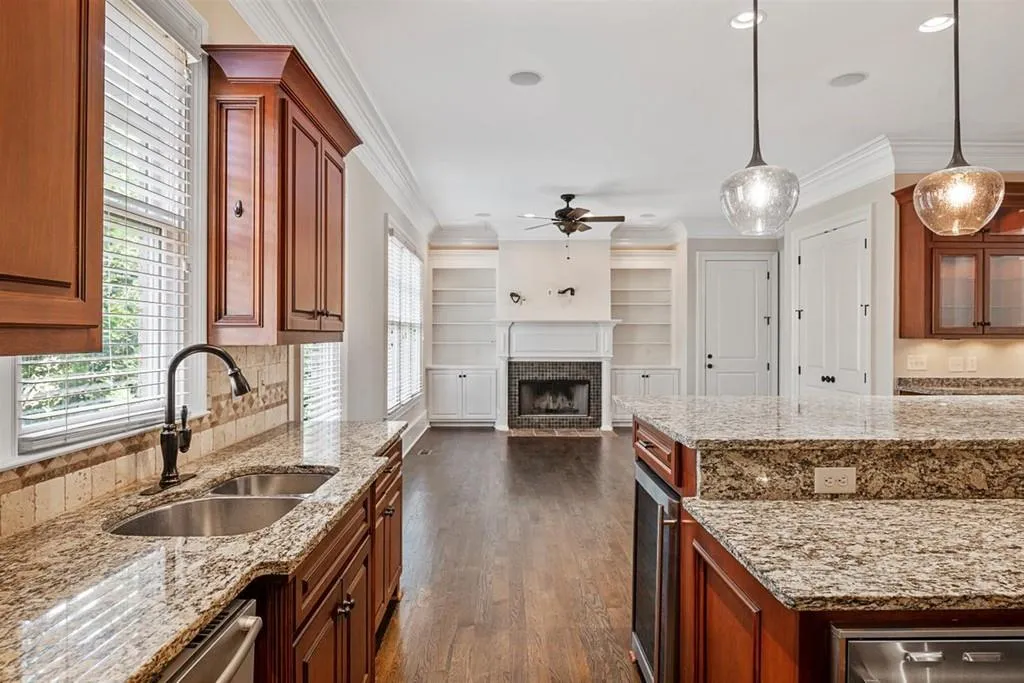 102 W Belle Isle Road, Atlanta, Georgia 30342, 6 Bedrooms Bedrooms, ,5 BathroomsBathrooms,Residential,Sold,102 W Belle Isle Road,6755027