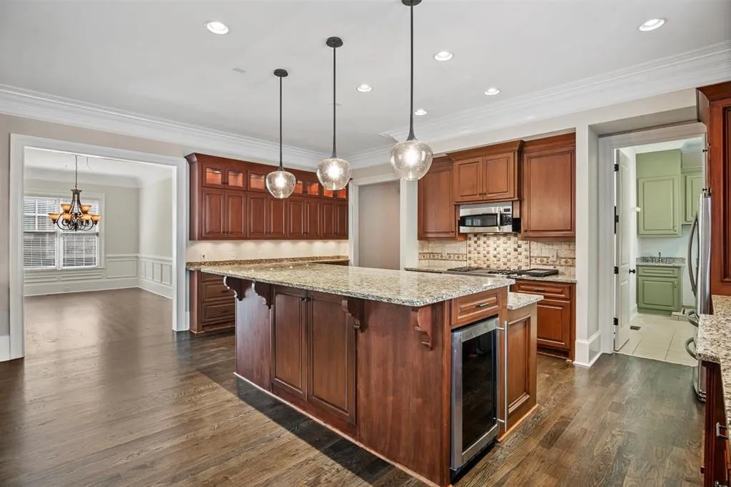 102 W Belle Isle Road, Atlanta, Georgia 30342, 6 Bedrooms Bedrooms, ,5 BathroomsBathrooms,Residential,Sold,102 W Belle Isle Road,6755027