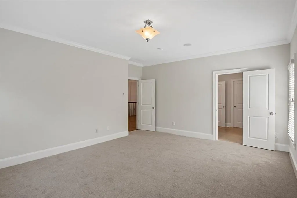 102 W Belle Isle Road, Atlanta, Georgia 30342, 6 Bedrooms Bedrooms, ,5 BathroomsBathrooms,Residential,Sold,102 W Belle Isle Road,6755027