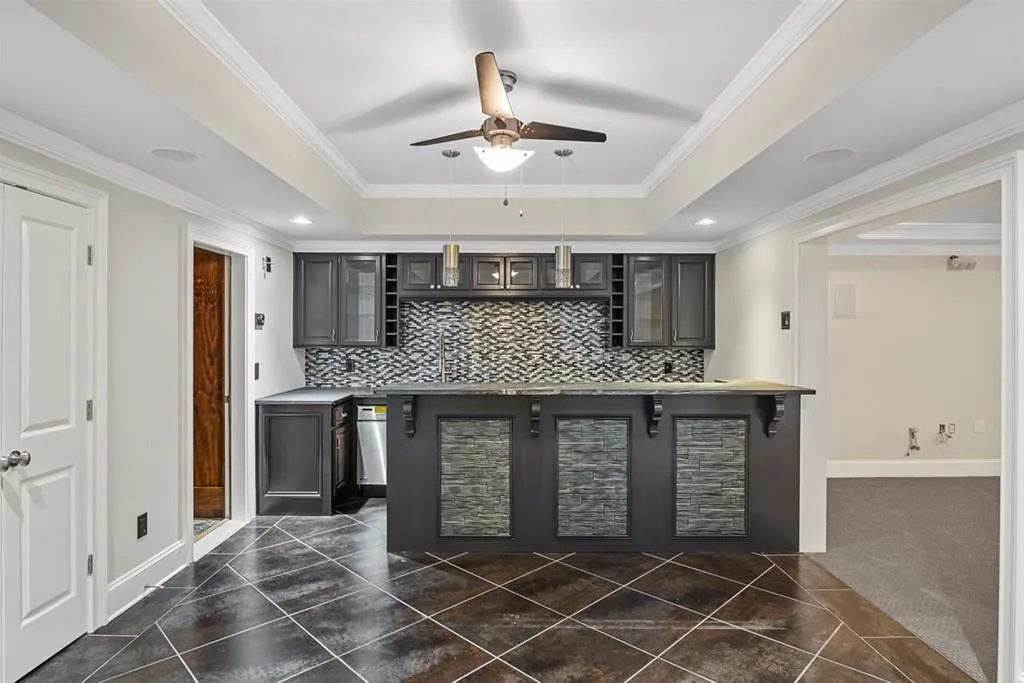 102 W Belle Isle Road, Atlanta, Georgia 30342, 6 Bedrooms Bedrooms, ,5 BathroomsBathrooms,Residential,Sold,102 W Belle Isle Road,6755027