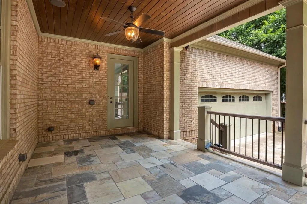 102 W Belle Isle Road, Atlanta, Georgia 30342, 6 Bedrooms Bedrooms, ,5 BathroomsBathrooms,Residential,Sold,102 W Belle Isle Road,6755027