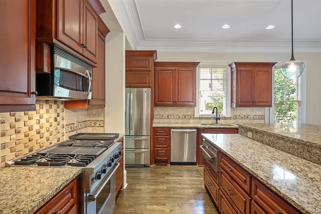 102 W Belle Isle Road, Atlanta, Georgia 30342, 6 Bedrooms Bedrooms, ,5 BathroomsBathrooms,Residential,Sold,102 W Belle Isle Road,6755027