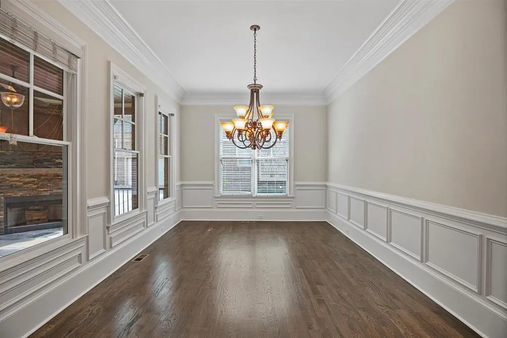 102 W Belle Isle Road, Atlanta, Georgia 30342, 6 Bedrooms Bedrooms, ,5 BathroomsBathrooms,Residential,Sold,102 W Belle Isle Road,6755027