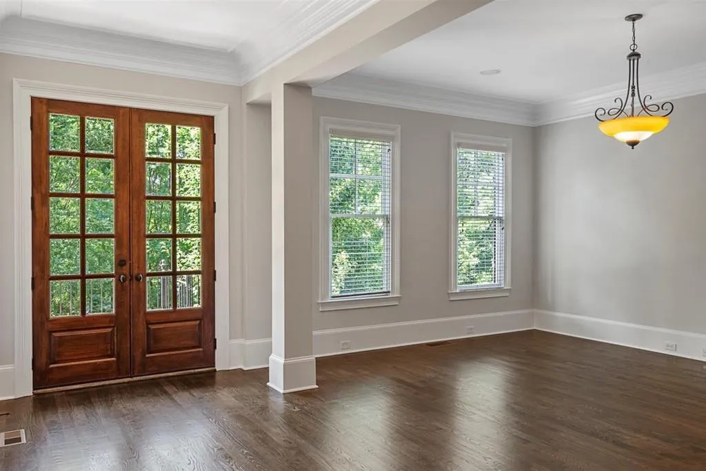 102 W Belle Isle Road, Atlanta, Georgia 30342, 6 Bedrooms Bedrooms, ,5 BathroomsBathrooms,Residential,Sold,102 W Belle Isle Road,6755027