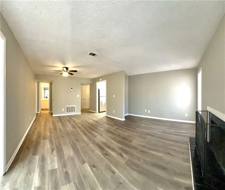 9400 Roberts Drive Unit 2h, Atlanta, Georgia 30350, 1 Bedroom Bedrooms, ,1 BathroomBathrooms,Residential,For Sale,9400 Roberts Drive Unit 2h,7714048