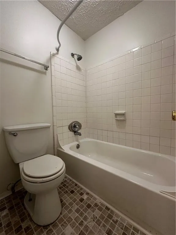 9400 Roberts Drive Unit 2h, Atlanta, Georgia 30350, 1 Bedroom Bedrooms, ,1 BathroomBathrooms,Residential,For Sale,9400 Roberts Drive Unit 2h,7714048
