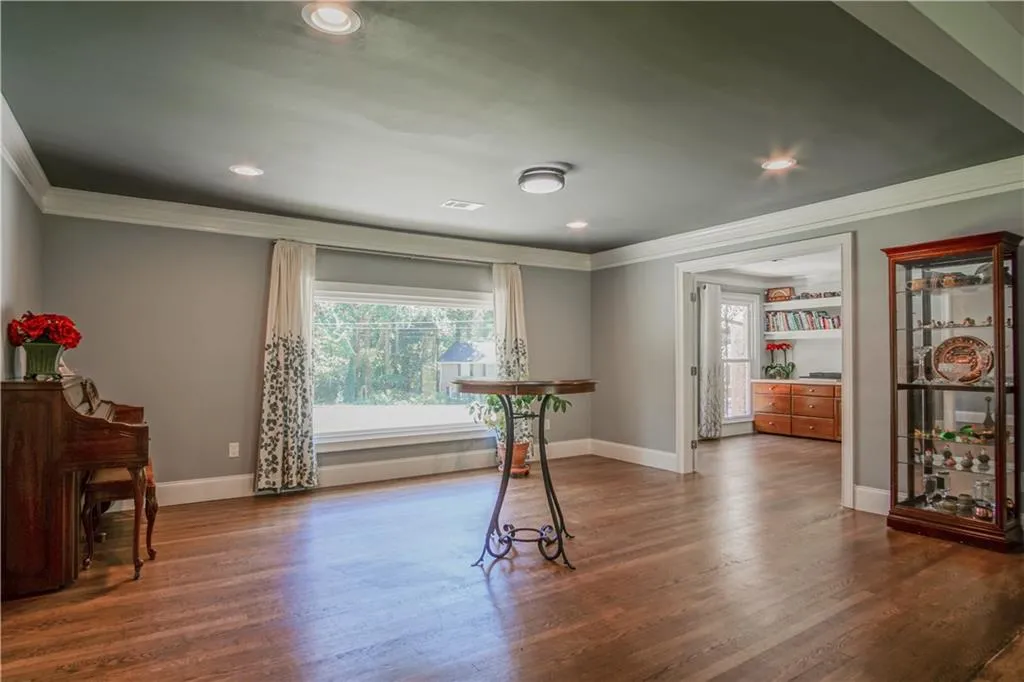 578 Glenforest Road, Sandy Springs, Georgia 30328, 4 Bedrooms Bedrooms, ,3 BathroomsBathrooms,Residential,Sold,578 Glenforest Road,5885854
