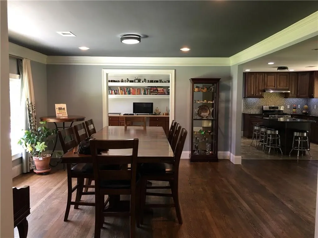 578 Glenforest Road, Sandy Springs, Georgia 30328, 4 Bedrooms Bedrooms, ,3 BathroomsBathrooms,Residential,Sold,578 Glenforest Road,5885854