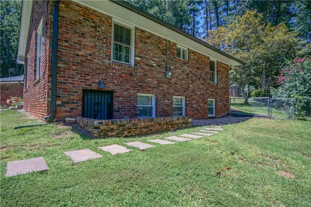 578 Glenforest Road, Sandy Springs, Georgia 30328, 4 Bedrooms Bedrooms, ,3 BathroomsBathrooms,Residential,Sold,578 Glenforest Road,5885854