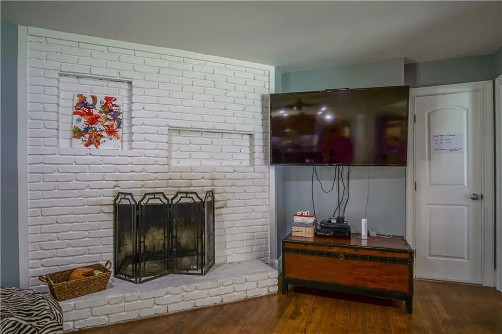 578 Glenforest Road, Sandy Springs, Georgia 30328, 4 Bedrooms Bedrooms, ,3 BathroomsBathrooms,Residential,Sold,578 Glenforest Road,5885854