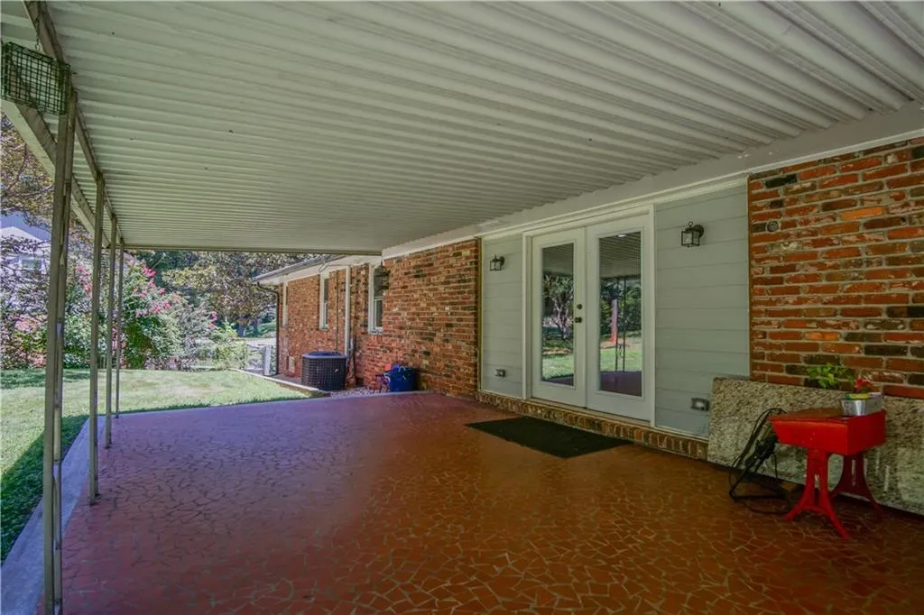 578 Glenforest Road, Sandy Springs, Georgia 30328, 4 Bedrooms Bedrooms, ,3 BathroomsBathrooms,Residential,Sold,578 Glenforest Road,5885854