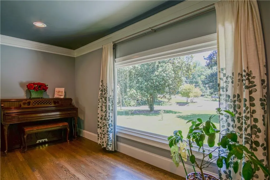 578 Glenforest Road, Sandy Springs, Georgia 30328, 4 Bedrooms Bedrooms, ,3 BathroomsBathrooms,Residential,Sold,578 Glenforest Road,5885854