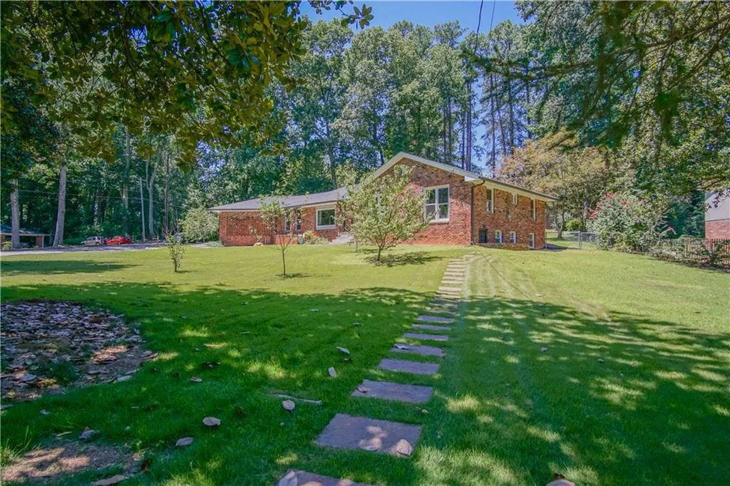578 Glenforest Road, Sandy Springs, Georgia 30328, 4 Bedrooms Bedrooms, ,3 BathroomsBathrooms,Residential,Sold,578 Glenforest Road,5885854