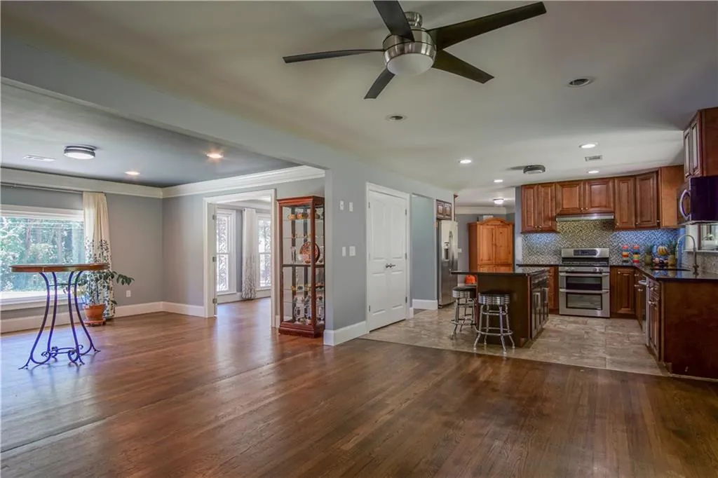 578 Glenforest Road, Sandy Springs, Georgia 30328, 4 Bedrooms Bedrooms, ,3 BathroomsBathrooms,Residential,Sold,578 Glenforest Road,5885854