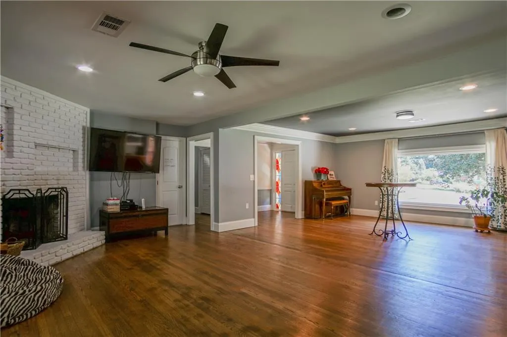 578 Glenforest Road, Sandy Springs, Georgia 30328, 4 Bedrooms Bedrooms, ,3 BathroomsBathrooms,Residential,Sold,578 Glenforest Road,5885854
