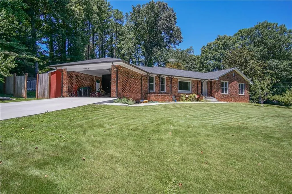 578 Glenforest Road, Sandy Springs, Georgia 30328, 4 Bedrooms Bedrooms, ,3 BathroomsBathrooms,Residential,Sold,578 Glenforest Road,5885854