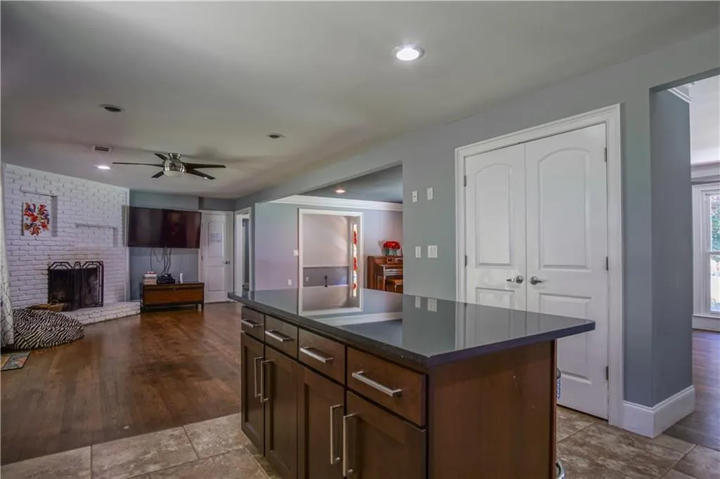 578 Glenforest Road, Sandy Springs, Georgia 30328, 4 Bedrooms Bedrooms, ,3 BathroomsBathrooms,Residential,Sold,578 Glenforest Road,5885854