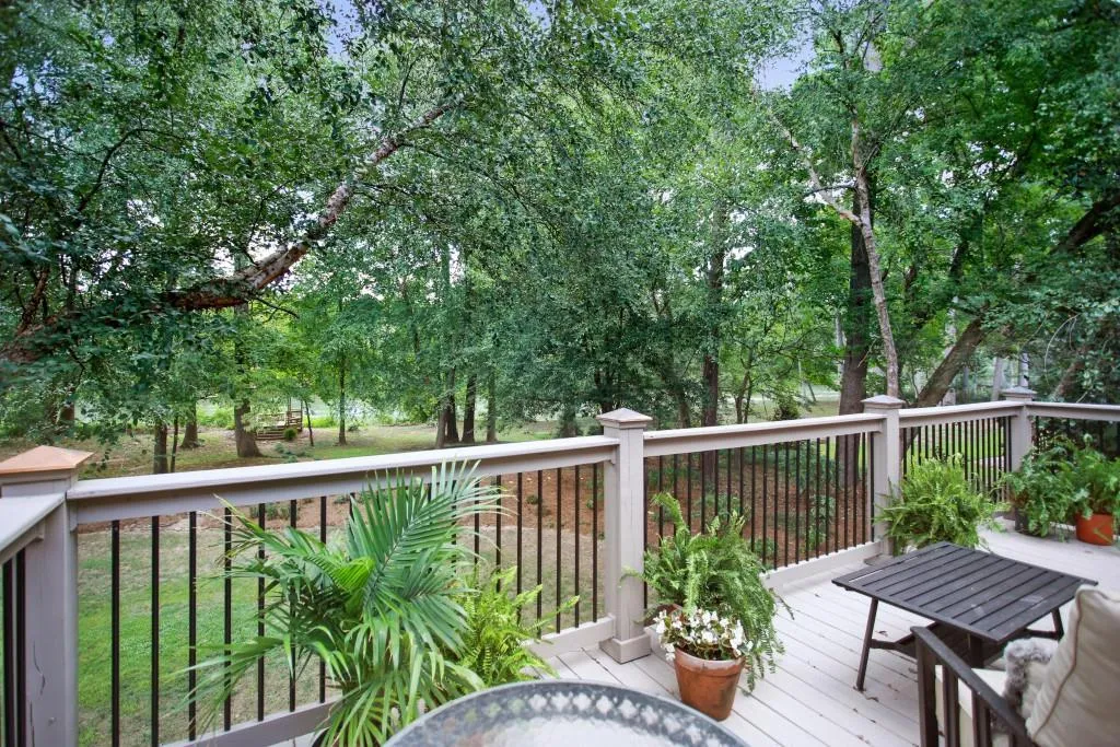 320 Ferry Landing, Sandy Springs, Georgia 30328, 4 Bedrooms Bedrooms, ,4 BathroomsBathrooms,Residential,Sold,320 Ferry Landing,5733860