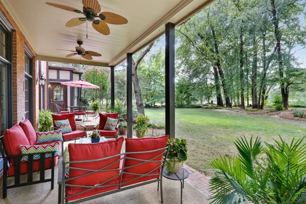 320 Ferry Landing, Sandy Springs, Georgia 30328, 4 Bedrooms Bedrooms, ,4 BathroomsBathrooms,Residential,Sold,320 Ferry Landing,5733860