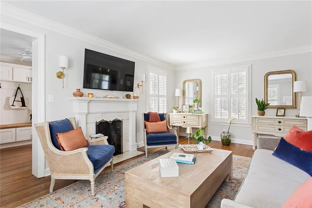 1956 Greystone Road Nw, Atlanta, Georgia 30318, 3 Bedrooms Bedrooms, 0 ,3 BathroomsBathrooms,Residential,Sold,1956 Greystone Road Nw,7707036