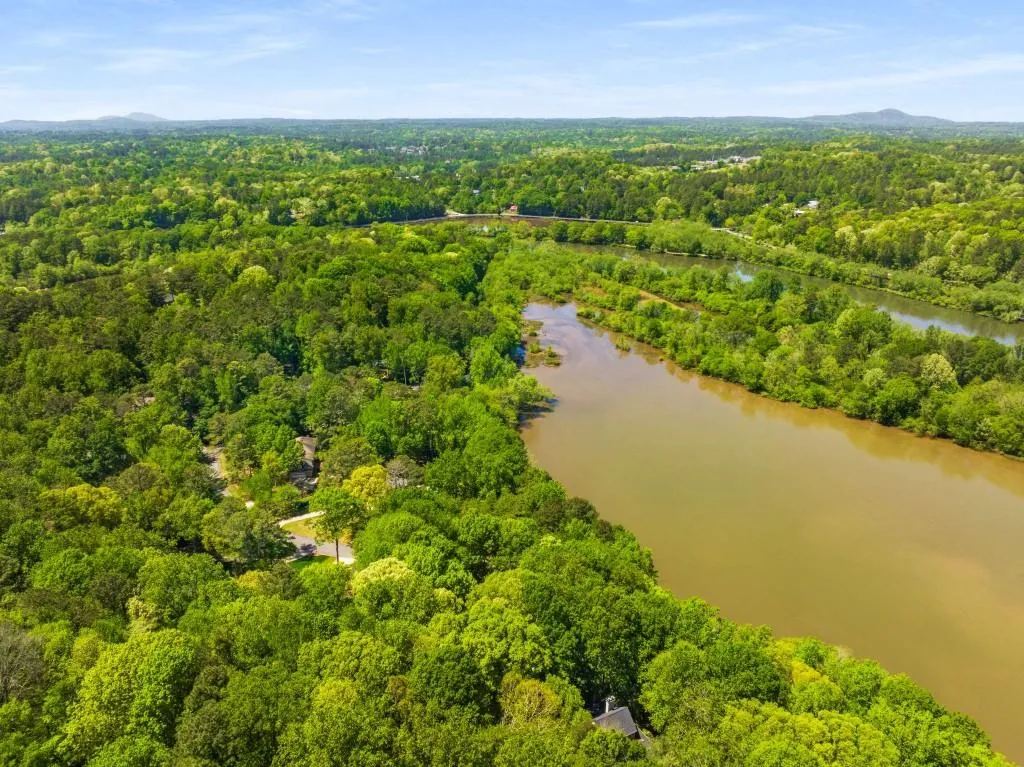 135 River Landing Ne, Sandy Springs, Georgia 30350, 5 Bedrooms Bedrooms, ,4 BathroomsBathrooms,Residential,Sold,135 River Landing Ne,7524412