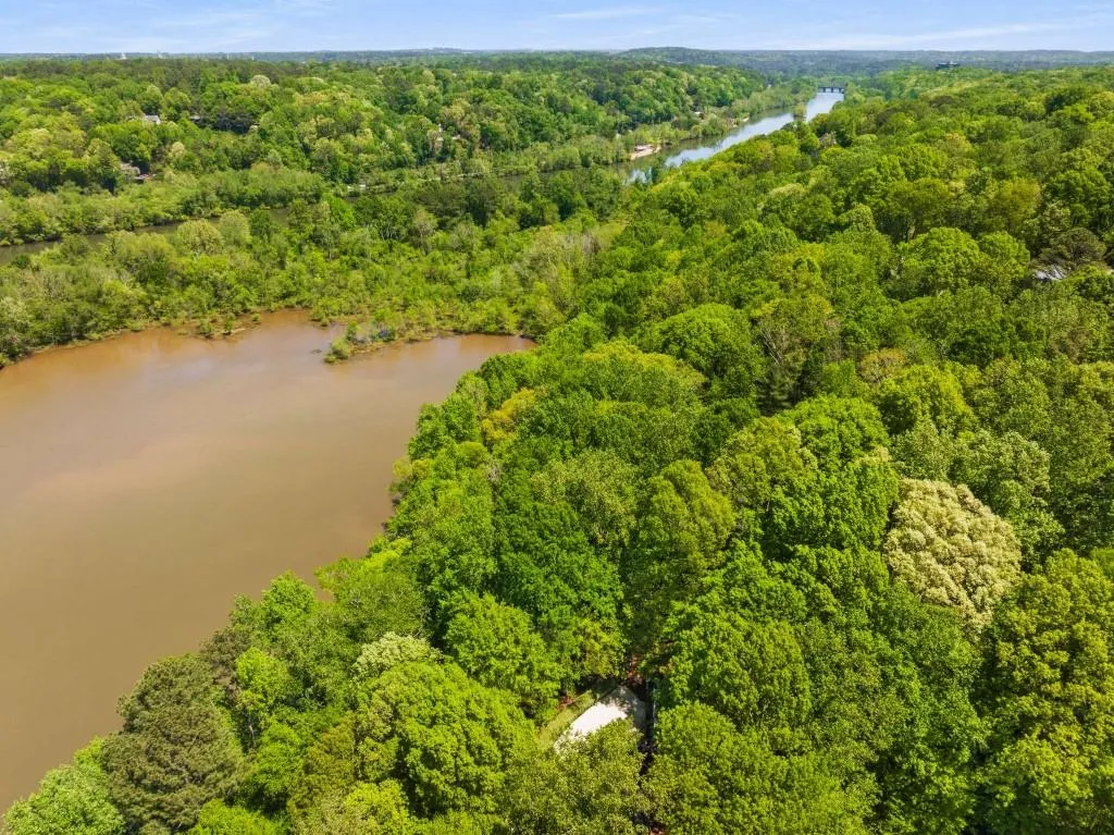 135 River Landing Ne, Sandy Springs, Georgia 30350, 5 Bedrooms Bedrooms, ,4 BathroomsBathrooms,Residential,Sold,135 River Landing Ne,7524412