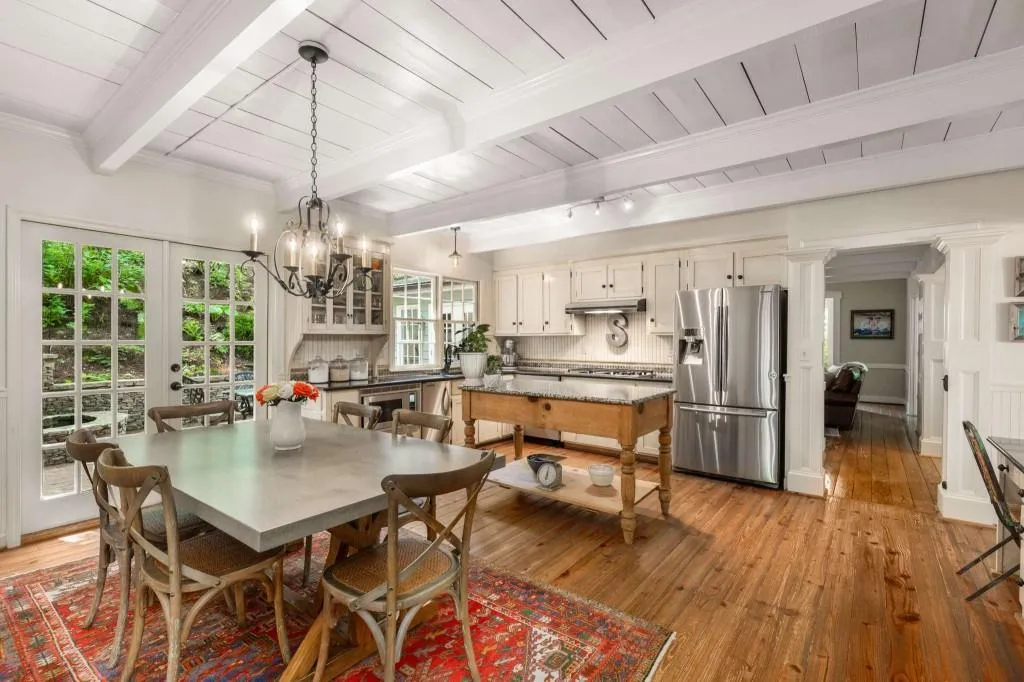 135 River Landing Ne, Sandy Springs, Georgia 30350, 5 Bedrooms Bedrooms, ,4 BathroomsBathrooms,Residential,Sold,135 River Landing Ne,7524412