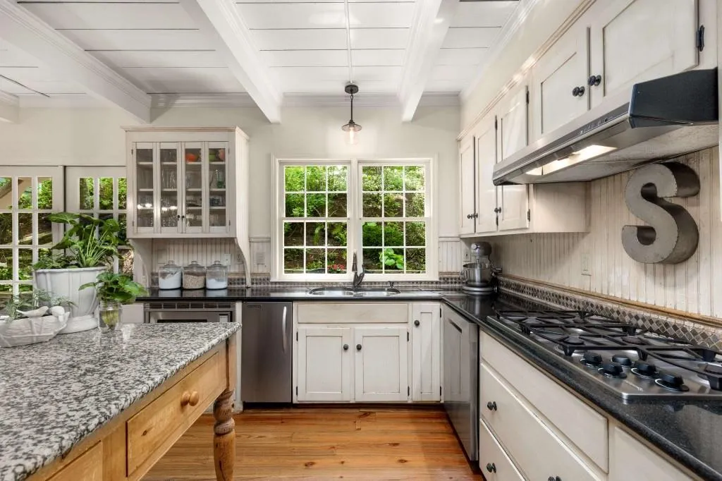 135 River Landing Ne, Sandy Springs, Georgia 30350, 5 Bedrooms Bedrooms, ,4 BathroomsBathrooms,Residential,Sold,135 River Landing Ne,7524412