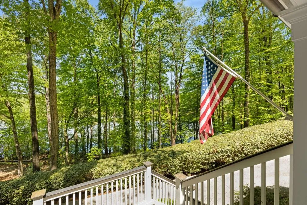 135 River Landing Ne, Sandy Springs, Georgia 30350, 5 Bedrooms Bedrooms, ,4 BathroomsBathrooms,Residential,Sold,135 River Landing Ne,7524412