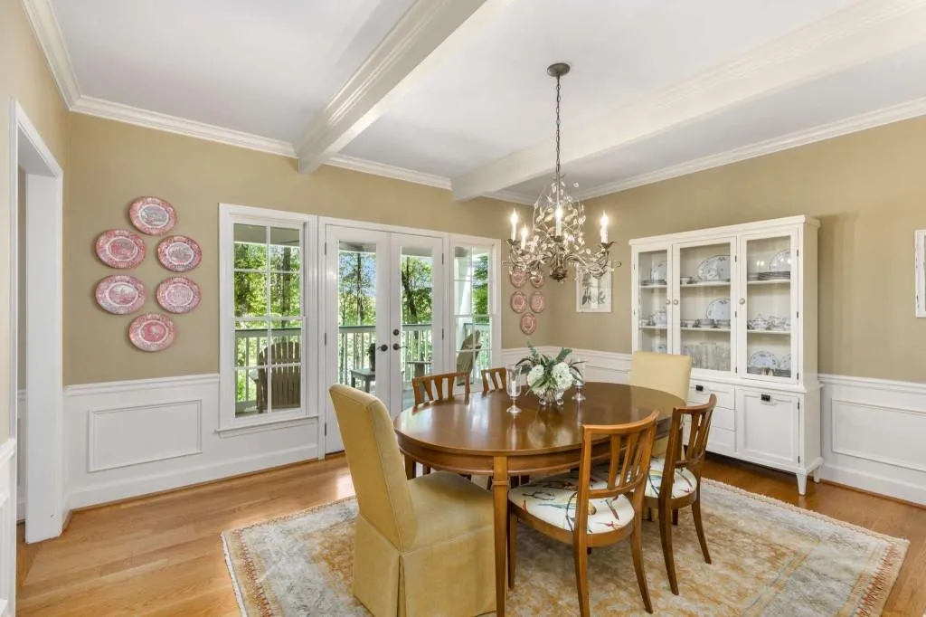 135 River Landing Ne, Sandy Springs, Georgia 30350, 5 Bedrooms Bedrooms, ,4 BathroomsBathrooms,Residential,Sold,135 River Landing Ne,7524412