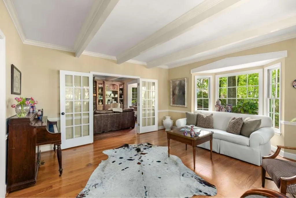 135 River Landing Ne, Sandy Springs, Georgia 30350, 5 Bedrooms Bedrooms, ,4 BathroomsBathrooms,Residential,Sold,135 River Landing Ne,7524412