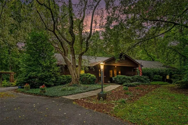 25 Woodall Rd Se, White, Georgia 30184