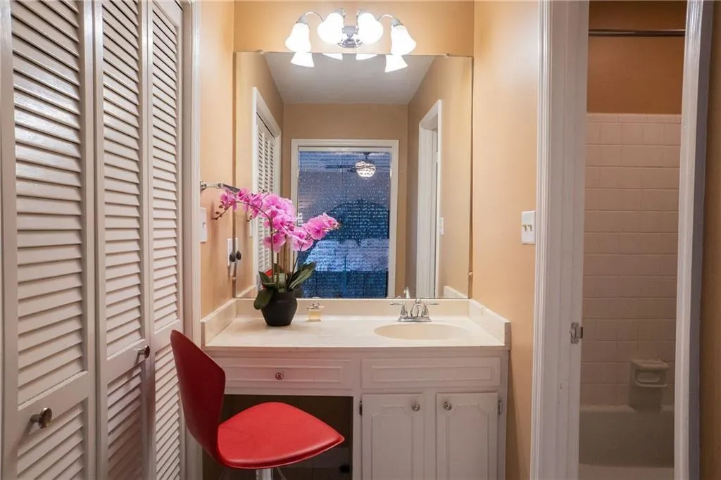 51 Forrest Place, Atlanta, Georgia 30328, 3 Bedrooms Bedrooms, ,3 BathroomsBathrooms,Residential,Sold,51 Forrest Place,6638964
