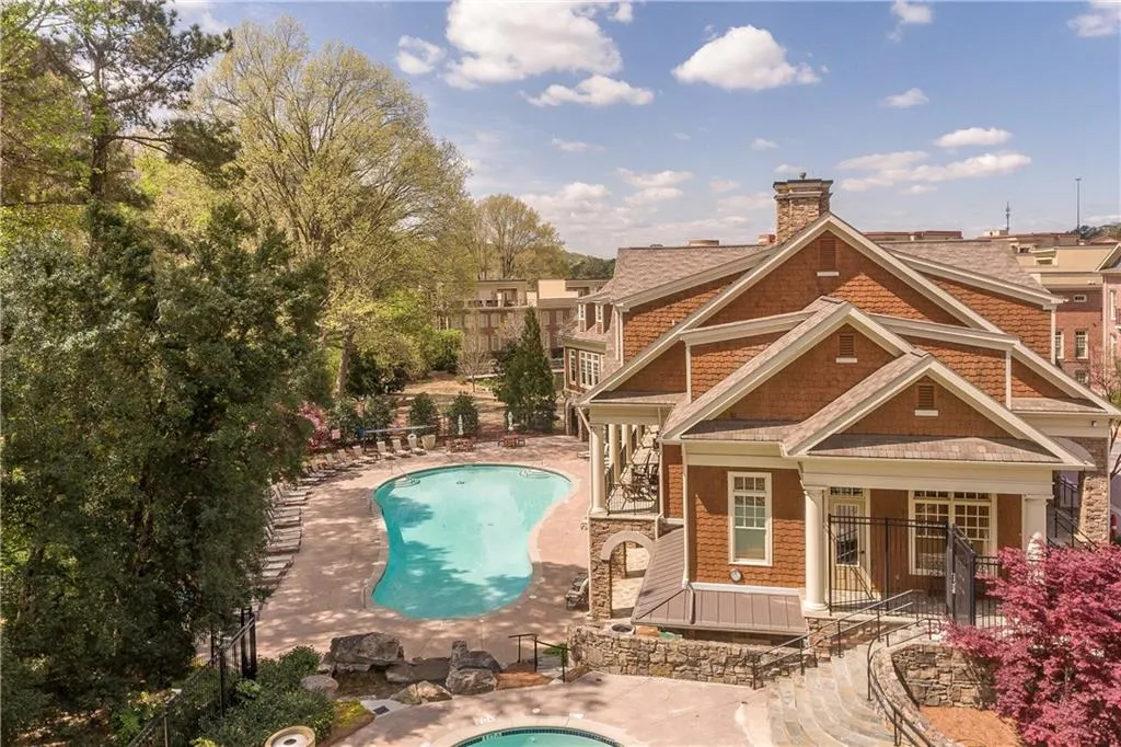 200 River Vista Drive Unit 202, Atlanta, Georgia 30339, 2 Bedrooms Bedrooms, ,2 BathroomsBathrooms,Residential,Sold,200 River Vista Drive Unit 202,5995133