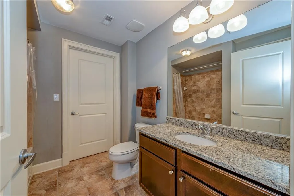 200 River Vista Drive Unit 202, Atlanta, Georgia 30339, 2 Bedrooms Bedrooms, ,2 BathroomsBathrooms,Residential,Sold,200 River Vista Drive Unit 202,5995133