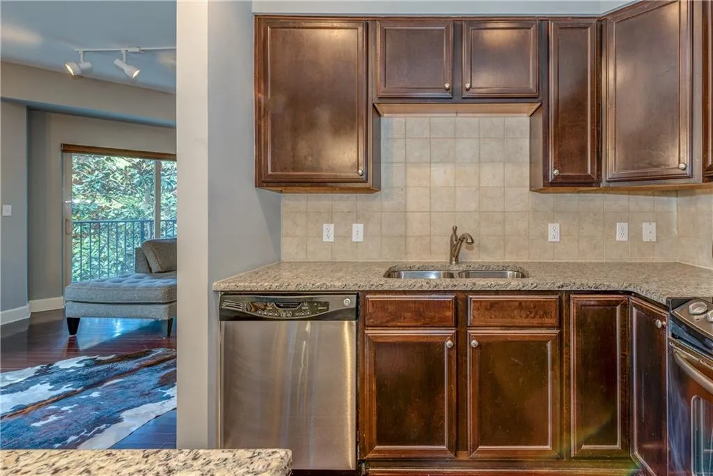 200 River Vista Drive Unit 202, Atlanta, Georgia 30339, 2 Bedrooms Bedrooms, ,2 BathroomsBathrooms,Residential,Sold,200 River Vista Drive Unit 202,5995133