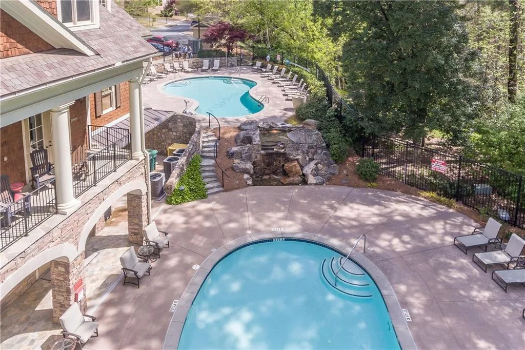 200 River Vista Drive Unit 202, Atlanta, Georgia 30339, 2 Bedrooms Bedrooms, ,2 BathroomsBathrooms,Residential,Sold,200 River Vista Drive Unit 202,5995133