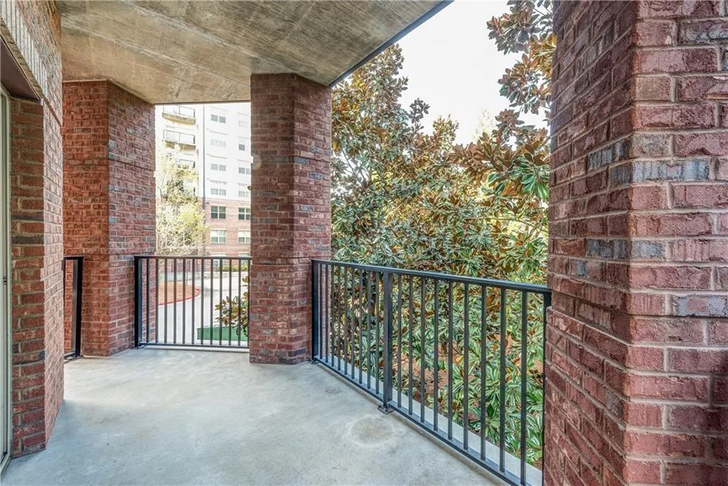 200 River Vista Drive Unit 202, Atlanta, Georgia 30339, 2 Bedrooms Bedrooms, ,2 BathroomsBathrooms,Residential,Sold,200 River Vista Drive Unit 202,5995133