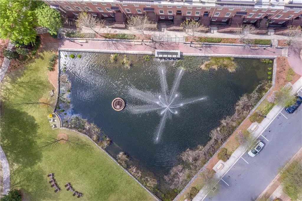 200 River Vista Drive Unit 202, Atlanta, Georgia 30339, 2 Bedrooms Bedrooms, ,2 BathroomsBathrooms,Residential,Sold,200 River Vista Drive Unit 202,5995133