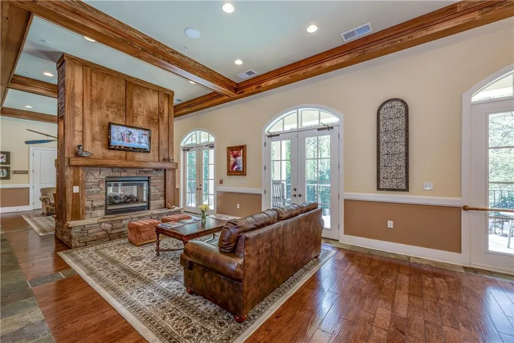 200 River Vista Drive Unit 202, Atlanta, Georgia 30339, 2 Bedrooms Bedrooms, ,2 BathroomsBathrooms,Residential,Sold,200 River Vista Drive Unit 202,5995133