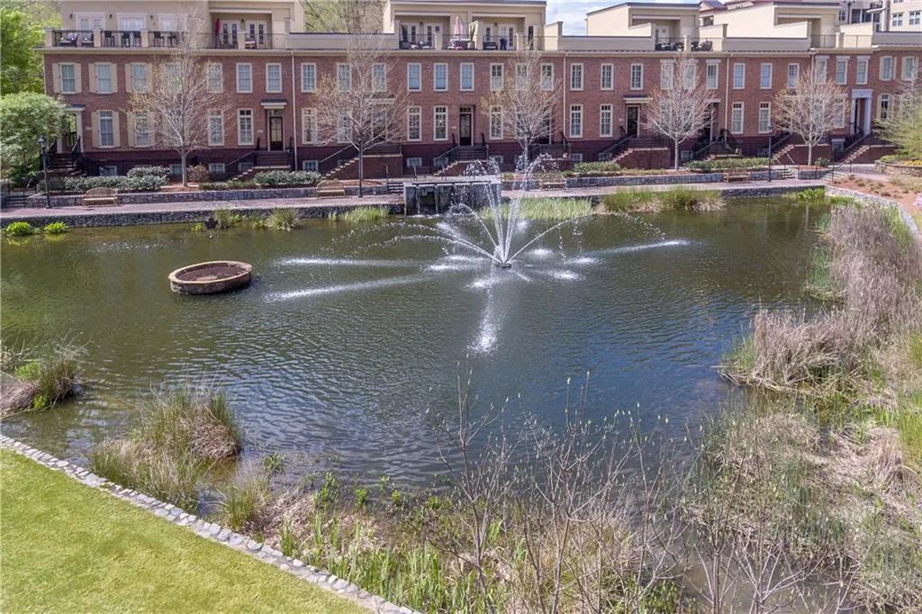 200 River Vista Drive Unit 202, Atlanta, Georgia 30339, 2 Bedrooms Bedrooms, ,2 BathroomsBathrooms,Residential,Sold,200 River Vista Drive Unit 202,5995133