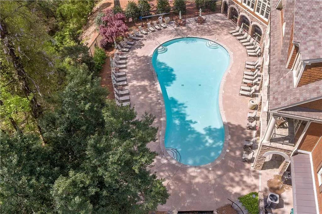 200 River Vista Drive Unit 202, Atlanta, Georgia 30339, 2 Bedrooms Bedrooms, ,2 BathroomsBathrooms,Residential,Sold,200 River Vista Drive Unit 202,5995133