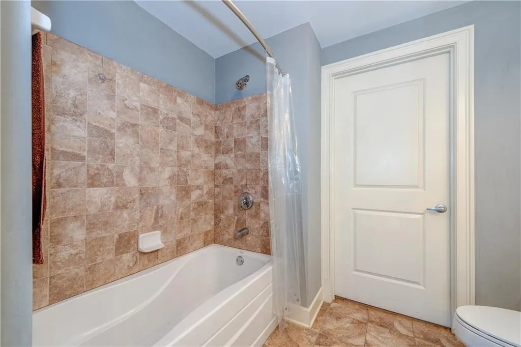 200 River Vista Drive Unit 202, Atlanta, Georgia 30339, 2 Bedrooms Bedrooms, ,2 BathroomsBathrooms,Residential,Sold,200 River Vista Drive Unit 202,5995133