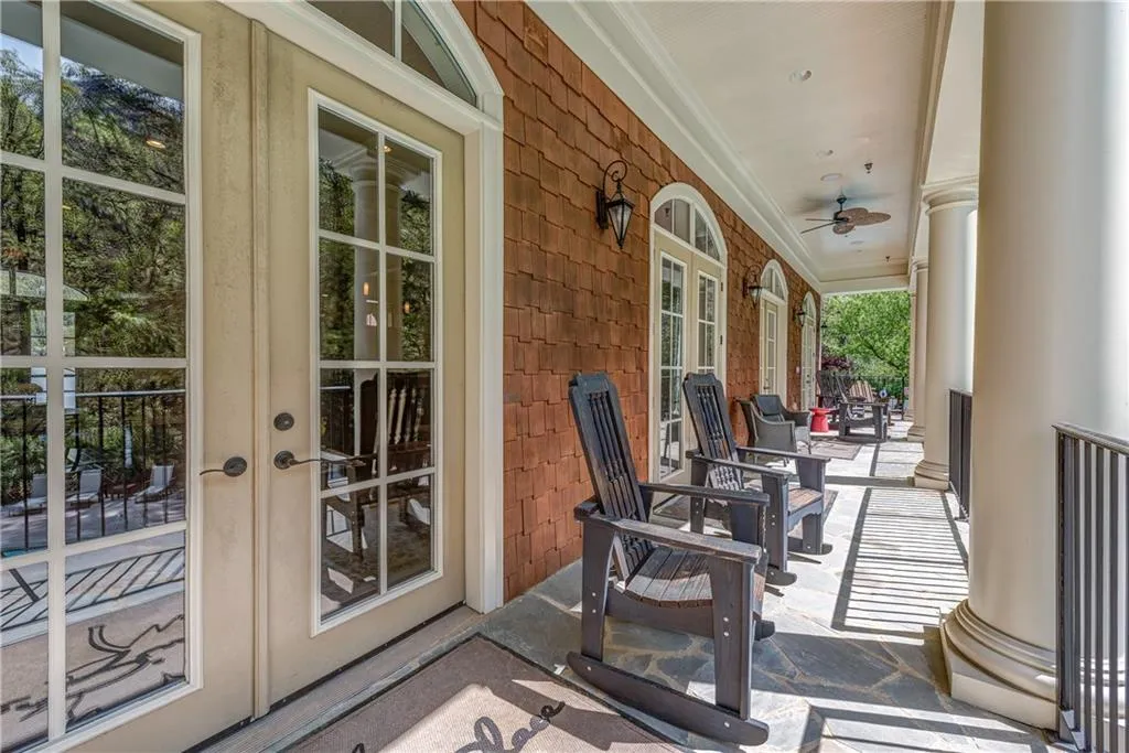 200 River Vista Drive Unit 202, Atlanta, Georgia 30339, 2 Bedrooms Bedrooms, ,2 BathroomsBathrooms,Residential,Sold,200 River Vista Drive Unit 202,5995133