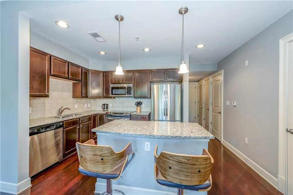 200 River Vista Drive Unit 202, Atlanta, Georgia 30339, 2 Bedrooms Bedrooms, ,2 BathroomsBathrooms,Residential,Sold,200 River Vista Drive Unit 202,5995133
