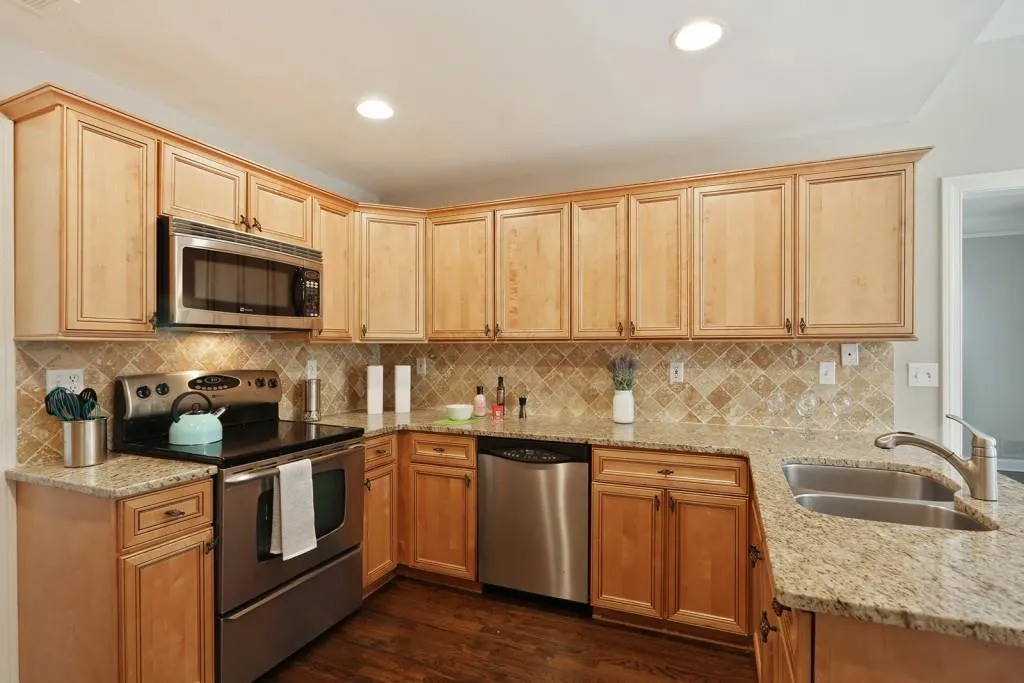 44 Vernon Glen Court Unit 44, Sandy Springs, Georgia 30338, 3 Bedrooms Bedrooms, ,2 BathroomsBathrooms,Residential,Sold,44 Vernon Glen Court Unit 44,6001322