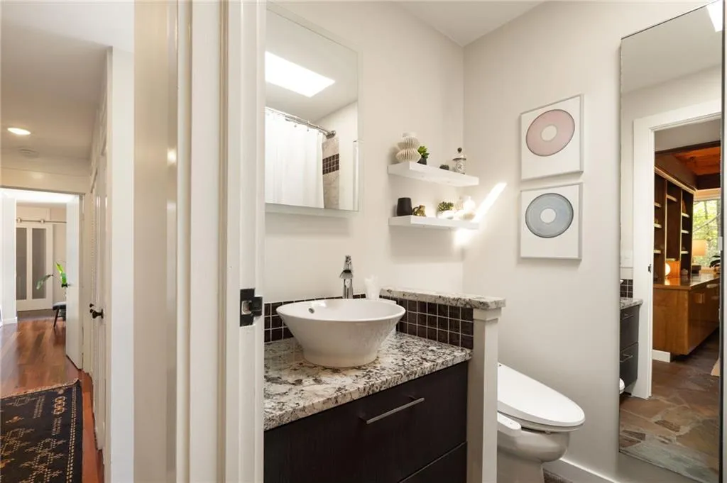 265 Glen Lake Drive, Atlanta, Georgia 30327, 3 Bedrooms Bedrooms, ,2 BathroomsBathrooms,Residential,For Sale,265 Glen Lake Drive,7648458