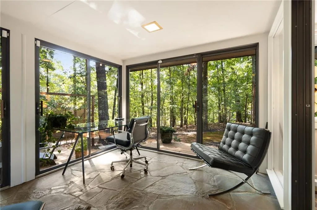 265 Glen Lake Drive, Atlanta, Georgia 30327, 3 Bedrooms Bedrooms, ,2 BathroomsBathrooms,Residential,For Sale,265 Glen Lake Drive,7648458