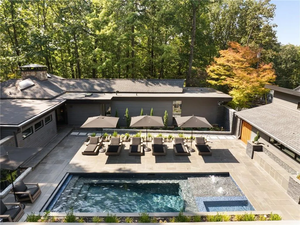 265 Glen Lake Drive, Atlanta, Georgia 30327, 3 Bedrooms Bedrooms, ,2 BathroomsBathrooms,Residential,For Sale,265 Glen Lake Drive,7648458