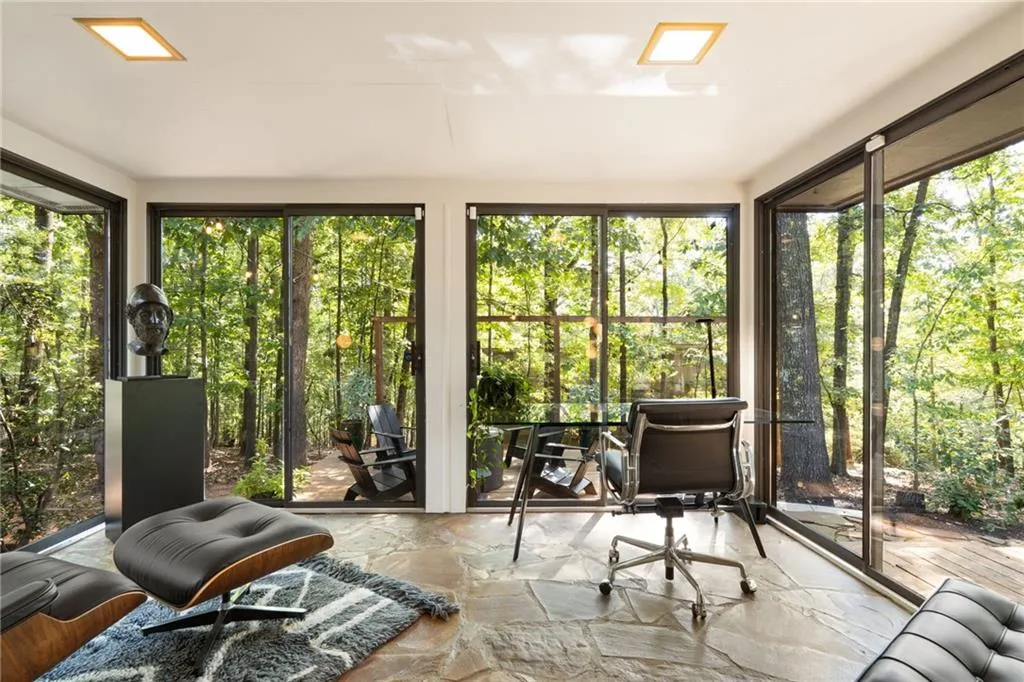 265 Glen Lake Drive, Atlanta, Georgia 30327, 3 Bedrooms Bedrooms, ,2 BathroomsBathrooms,Residential,For Sale,265 Glen Lake Drive,7648458